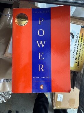 Robert Greene The 48 Laws of Power - Red & Blue Paperback